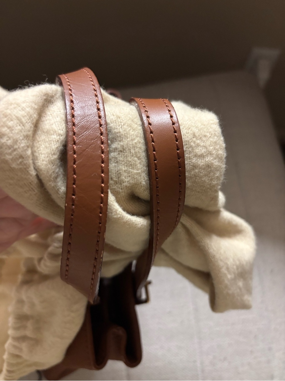 Compact vintage Burberrys Brown Leather Top-Handle bag with Gold Hardware - Picture 9 of 15